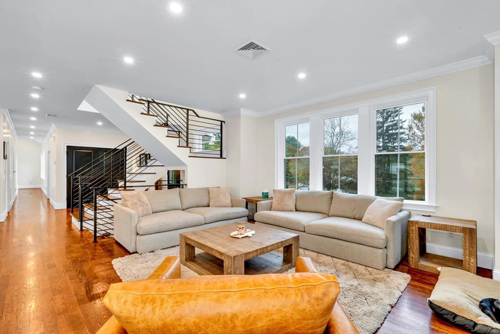 Single Family Residence at 4 Lowell St, Lynnfield MA 01940, Lynnfield, photo 9 of 42