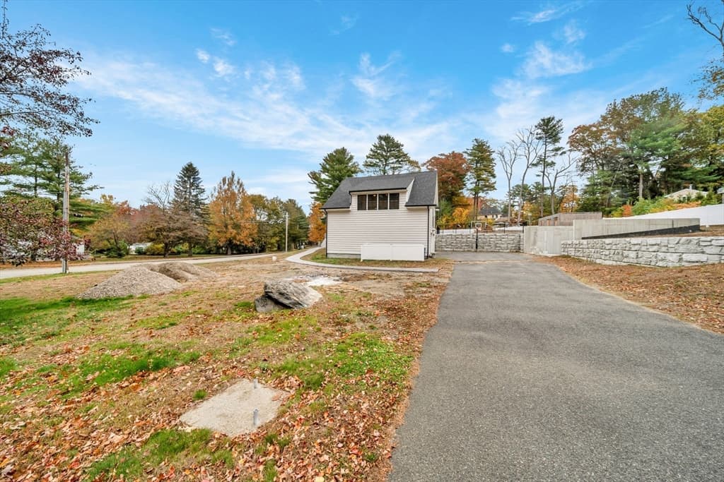 Single Family Residence at 4 Lowell St, Lynnfield MA 01940, Lynnfield, photo 38 of 42