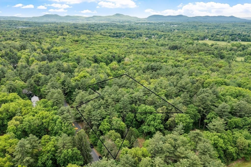 0 Heatherstone Rd, Amherst MA 01002