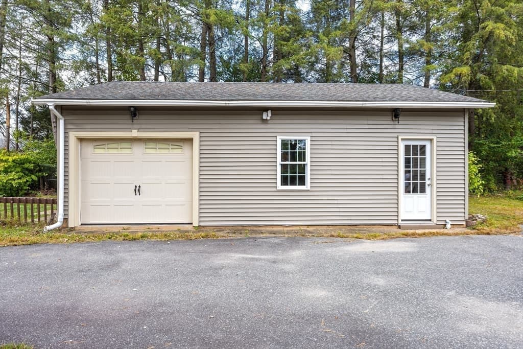 Single Family Residence at 763 Stony Hill Rd, Wilbraham MA 01095, photo 18 of 30