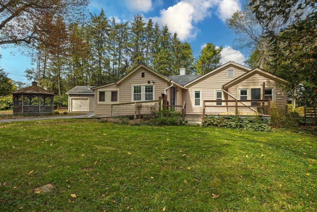 Single Family Residence at 763 Stony Hill Rd, Wilbraham MA 01095, photo 4 of 30