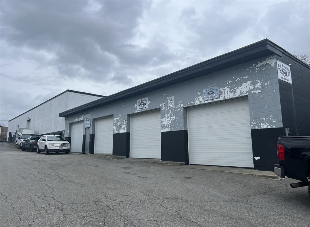 Commercial Sale at 1467 S Main St, Fall River MA 02724, Fall River, photo 2 of 3