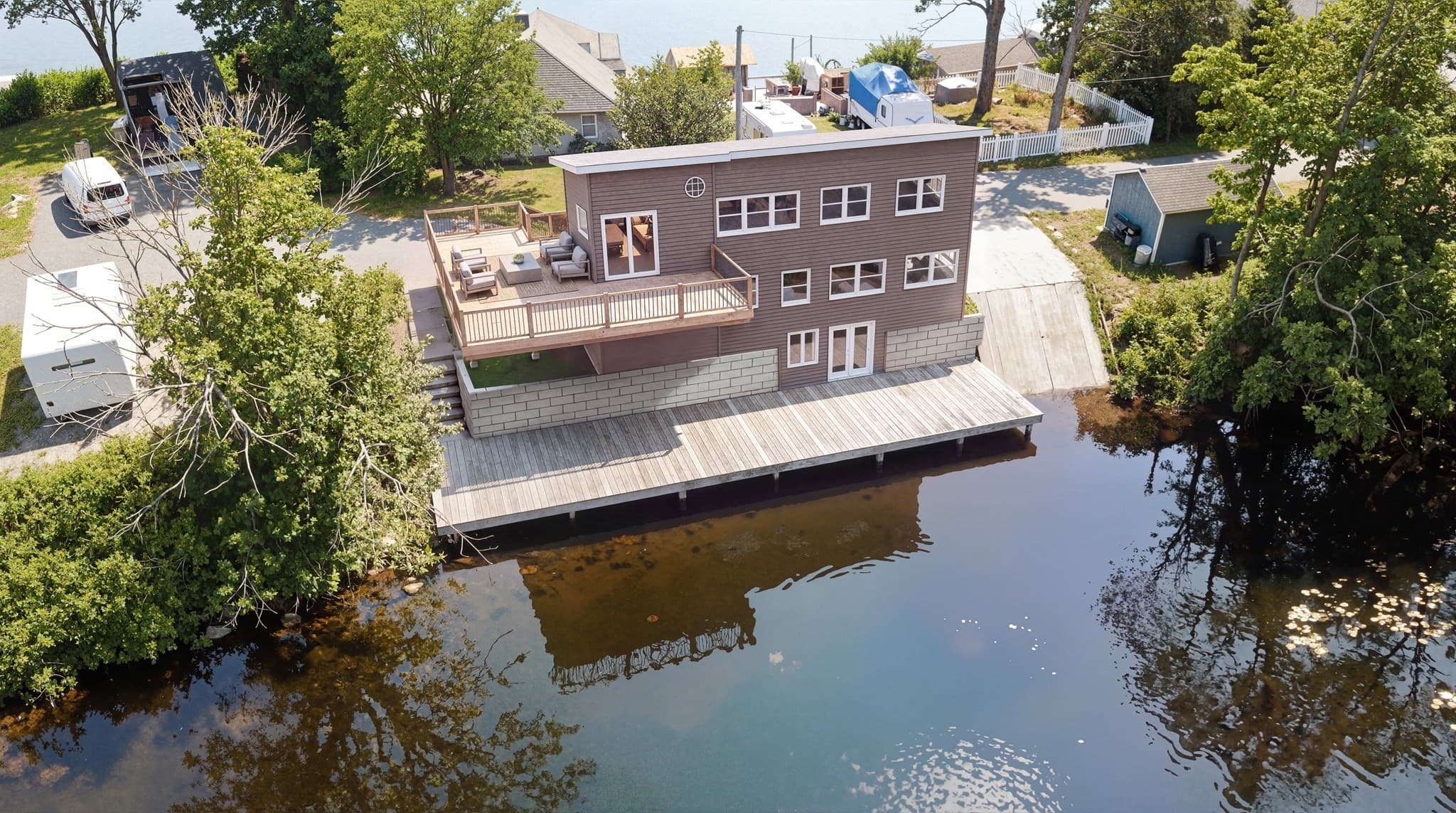 13 S Point Rd, Webster MA 01570
