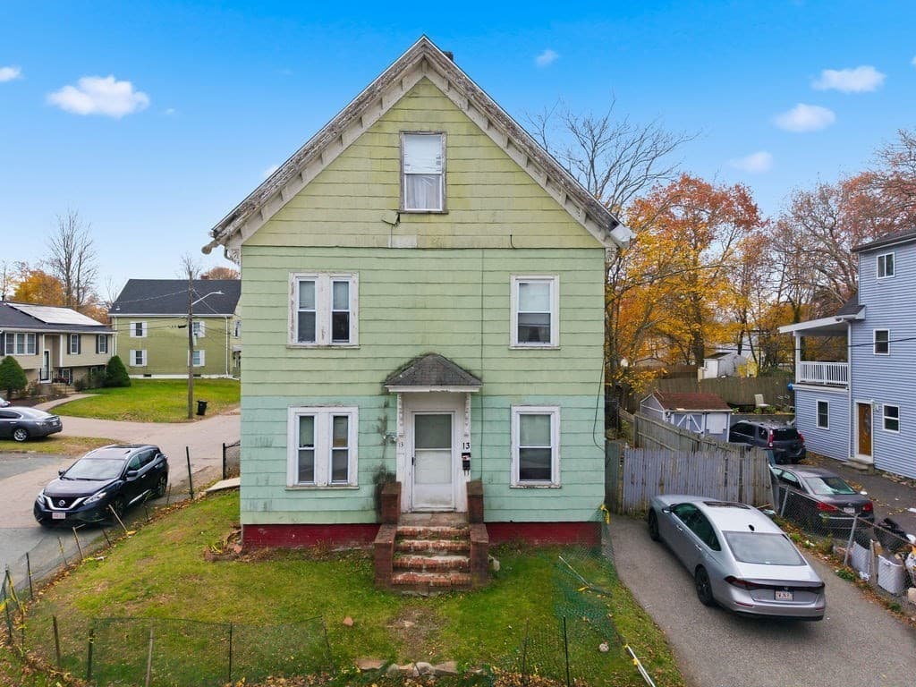 13 Standish St, Brockton MA 02302 photo 2