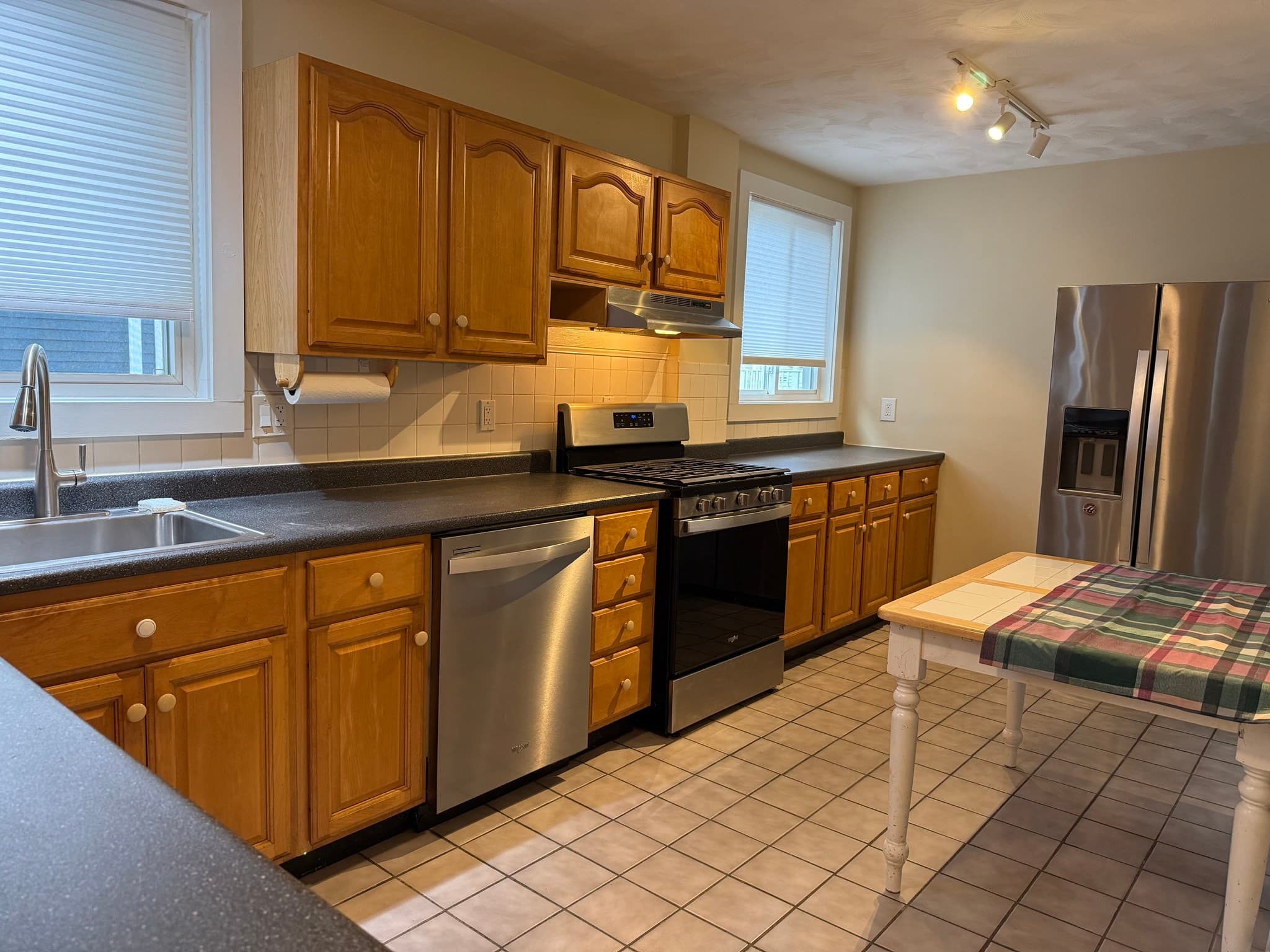 Multi Family at 745 County St, New Bedford MA 02740, photo 7 of 15