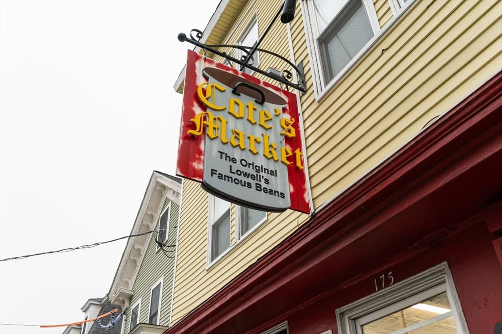 169-171 Salem St, Lowell MA 01854