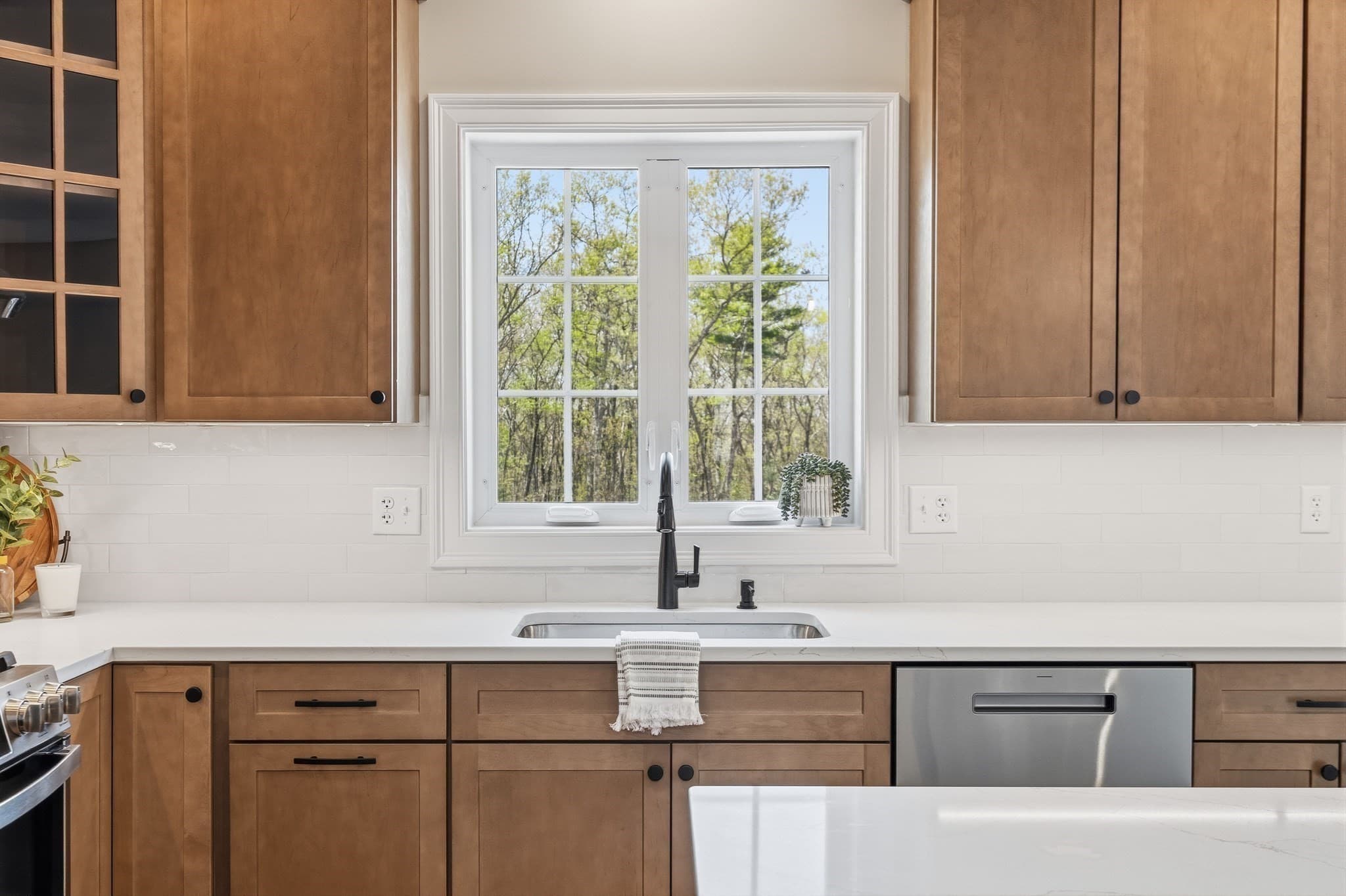 Single Family Residence at 52 Daniel Rd, Derry NH 03038, Derry, photo 10 of 37