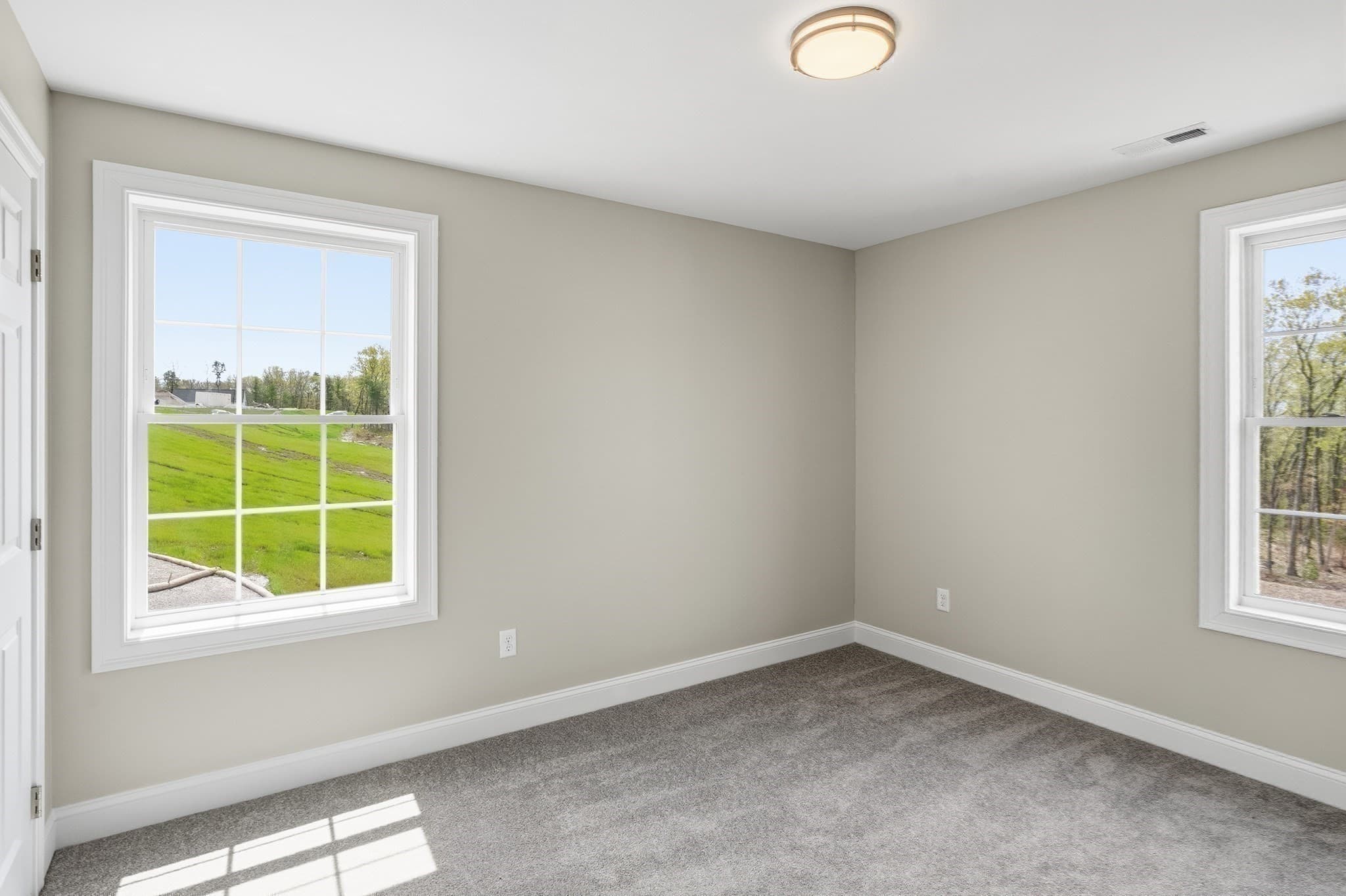 Single Family Residence at 52 Daniel Rd, Derry NH 03038, Derry, photo 35 of 37