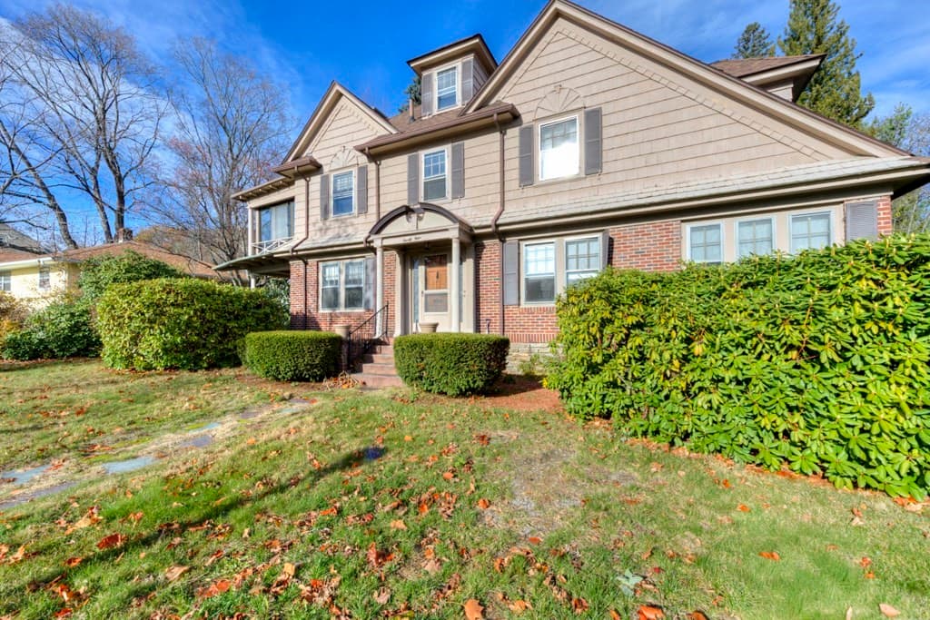 Single Family Residence at 24 Hadwen Road, Worcester MA 01602, photo 3 of 42