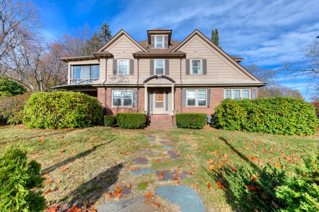 24 Hadwen Road, Worcester MA 01602