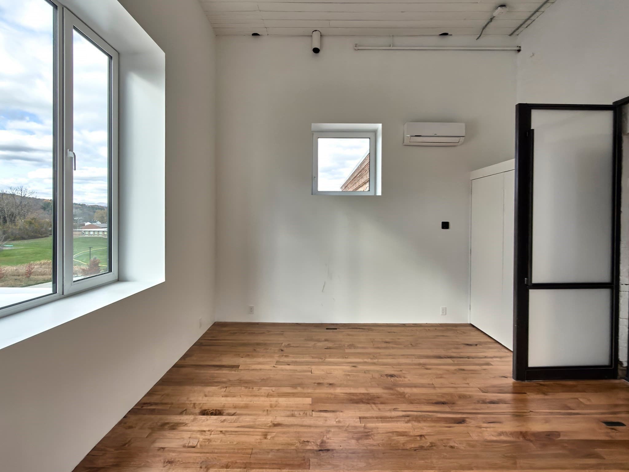 Condominium at 520 State Road # 402, North Adams MA 01247, photo 17 of 38