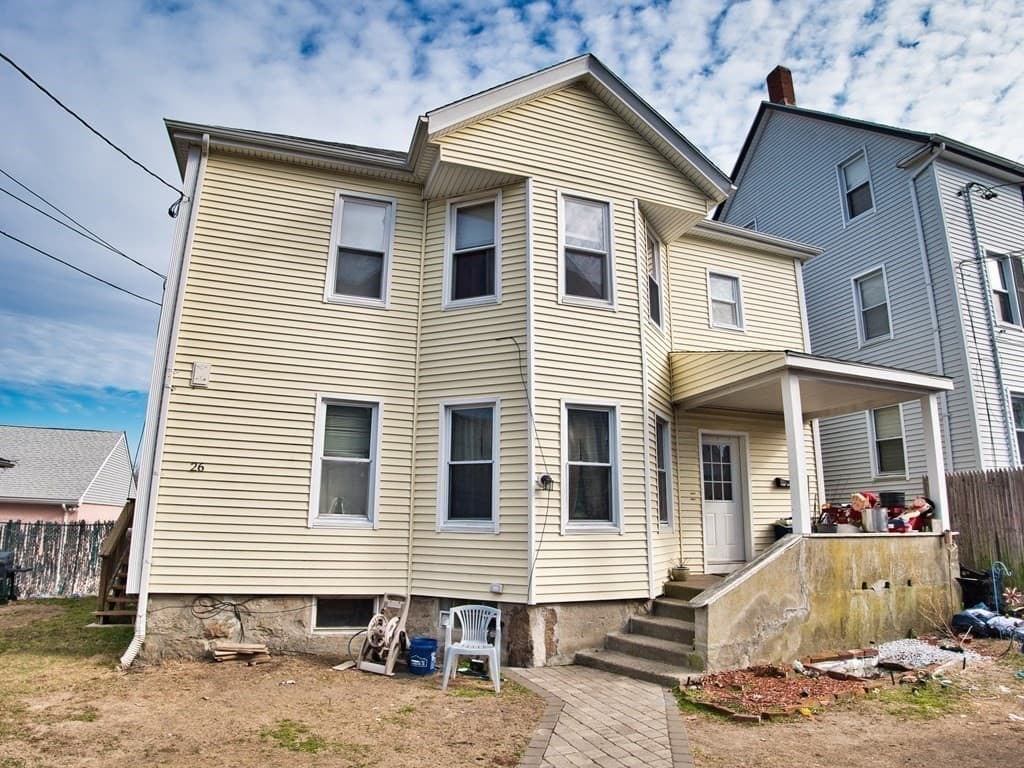 5-9 Family at 14-28 Downing St, Fall River MA 02723, photo 12 of 36