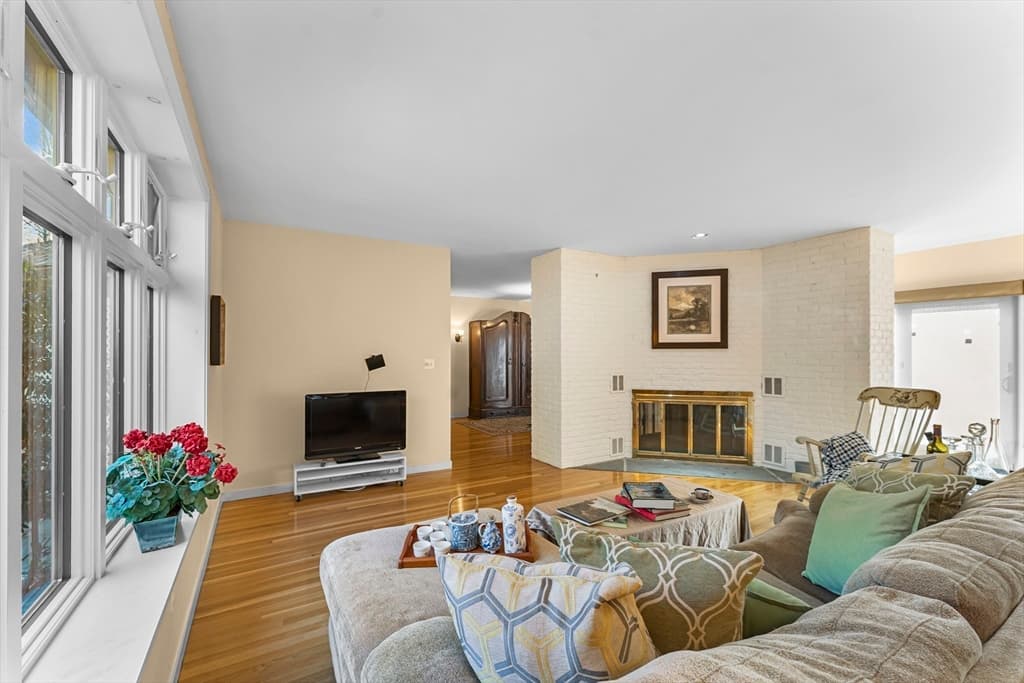 Single Family Residence at 84 Davison Dr., Lincoln MA 01773, Lincoln, photo 16 of 36
