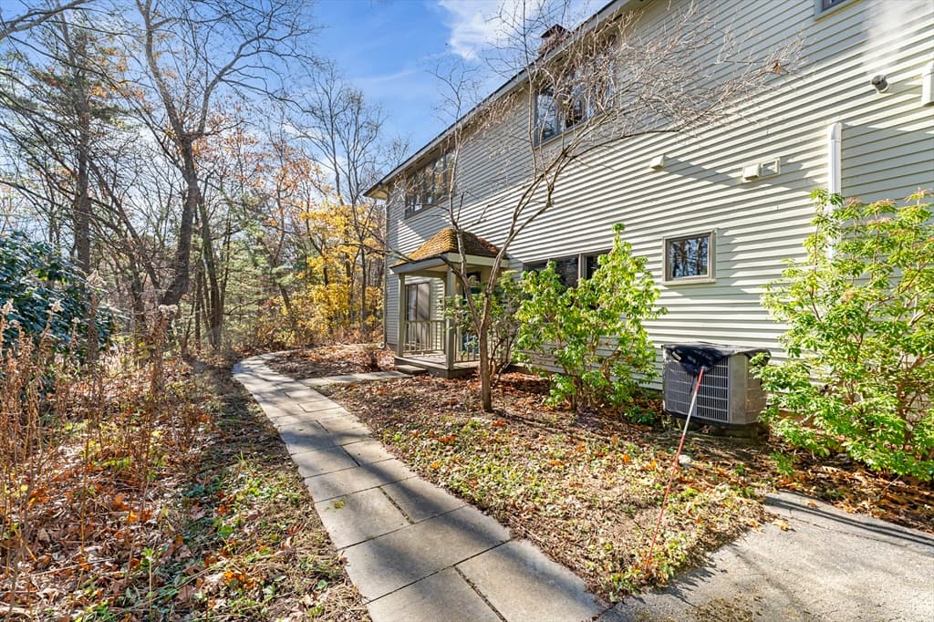 Single Family Residence at 84 Davison Dr., Lincoln MA 01773, Lincoln, photo 10 of 36