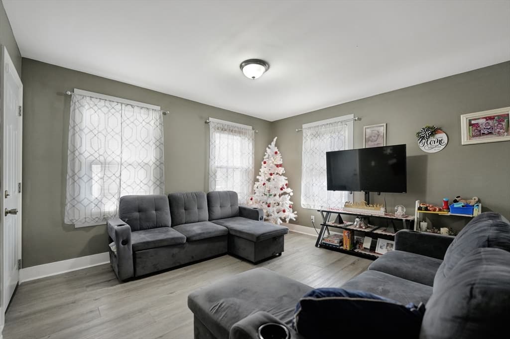 150 Blackmer St, New Bedford MA 02744 photo 12