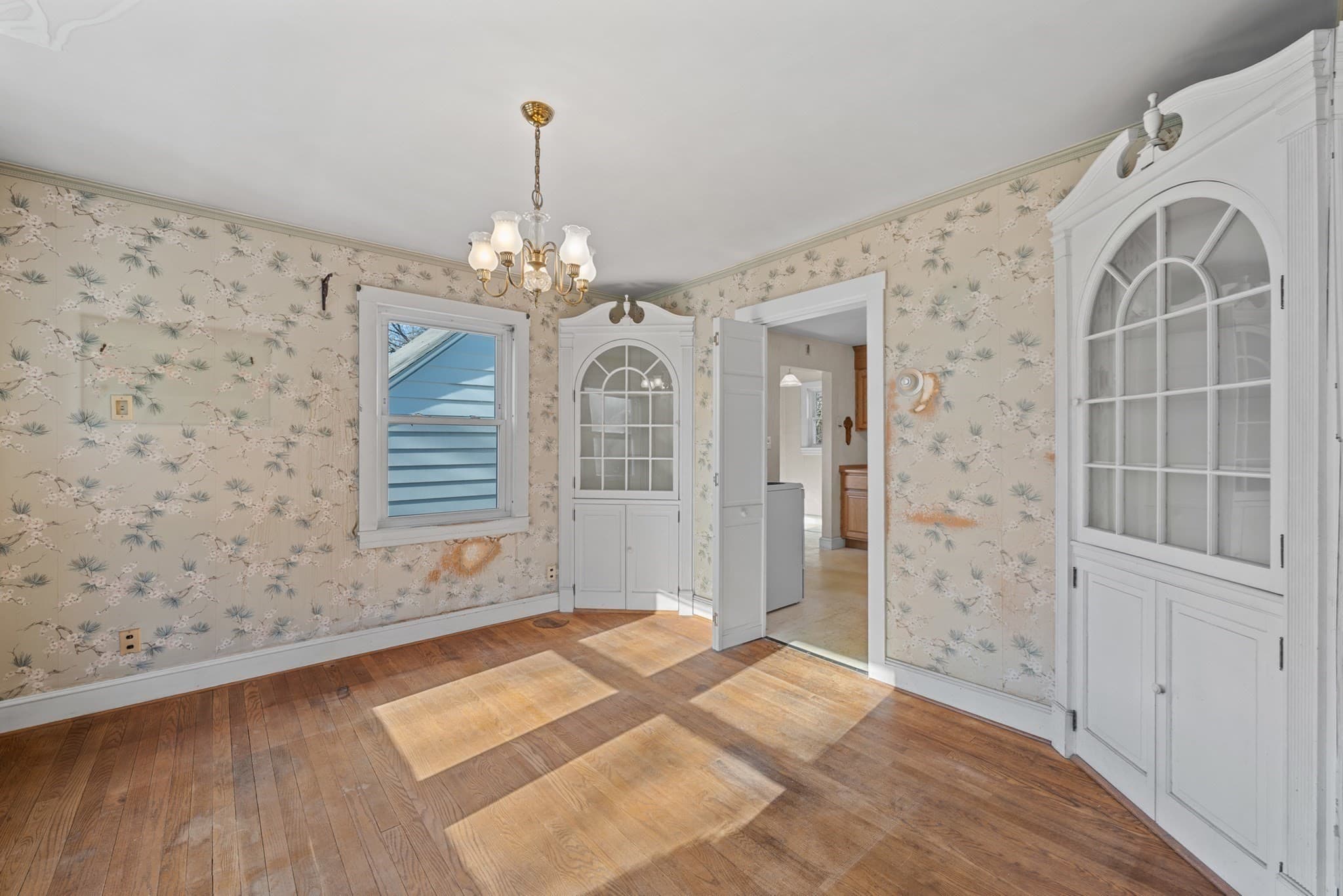 Single Family Residence at 212 Pearl St, Gardner MA 01440, photo 10 of 41