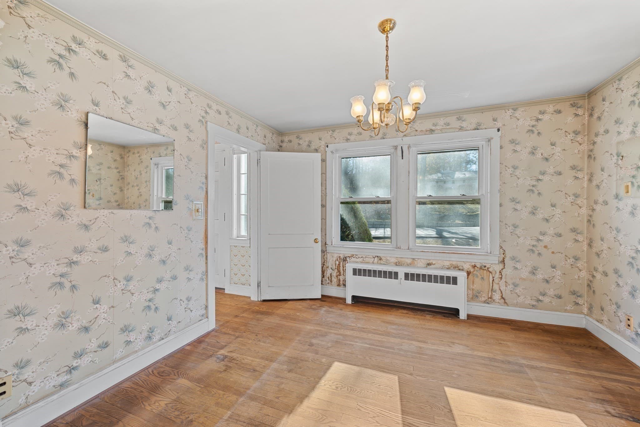 Single Family Residence at 212 Pearl St, Gardner MA 01440, photo 8 of 41