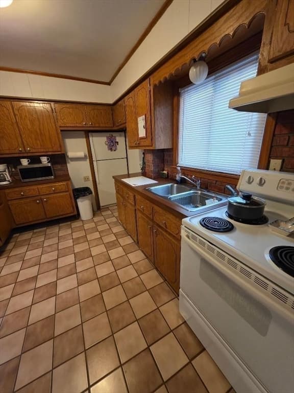 478 Tucker, Fall River MA 02721 photo 5