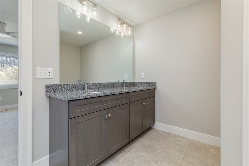 Condex at 21 Windsor Lane # B, Hudson NH 03051, Hudson, photo 18 of 28