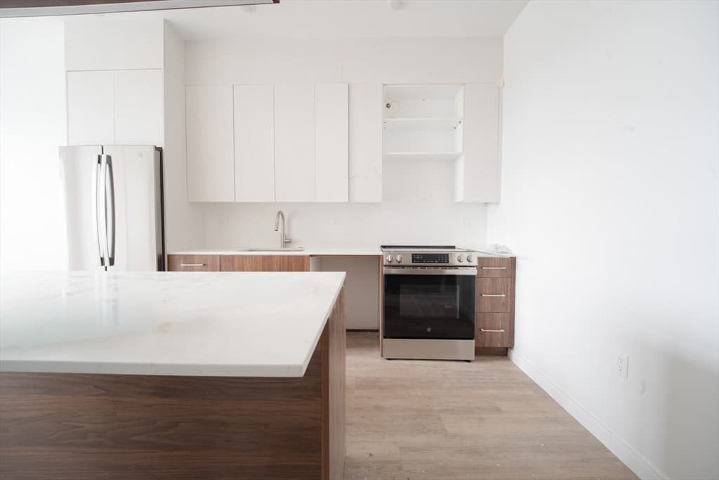 5+ Family - 5+ Units Up/Down at 13 Warwick Street, Somerville MA 02144, Somerville, photo 13 of 19