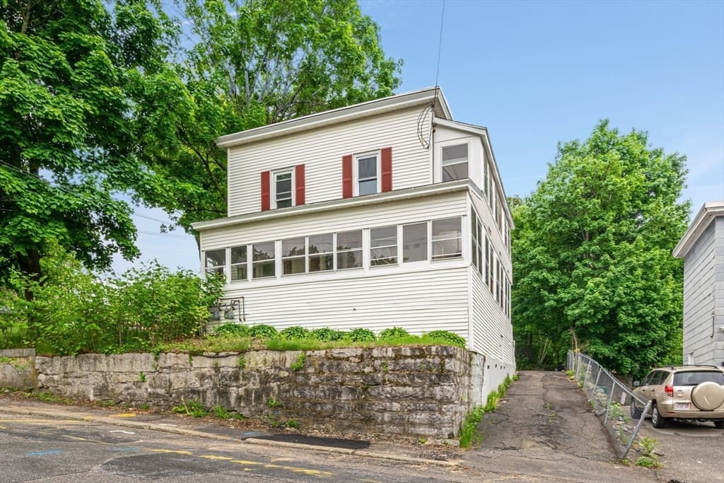 9 Martel St, Fitchburg MA 01420