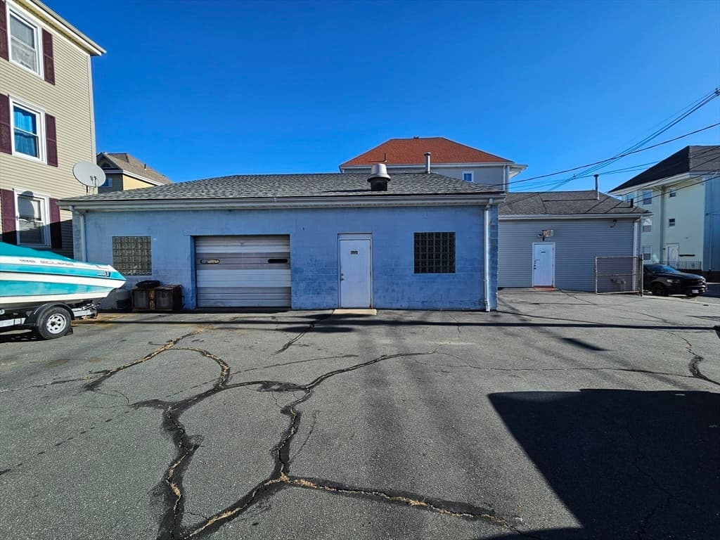 161 Earle St, New Bedford MA 02746