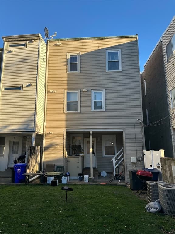 Condominium at 18 Bremen St # 1, Boston MA 02128, Boston, photo 7 of 9