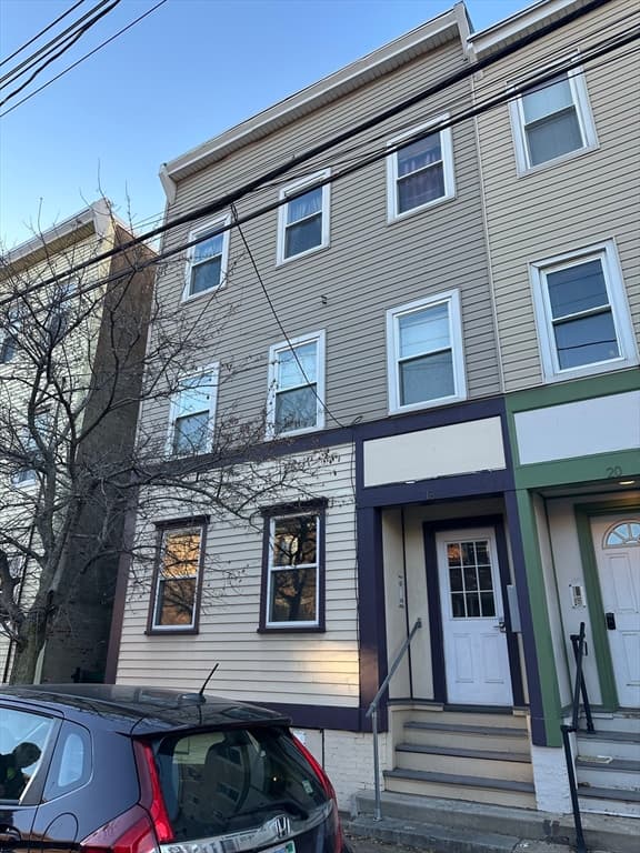 18 Bremen St # 1, Boston MA 02128