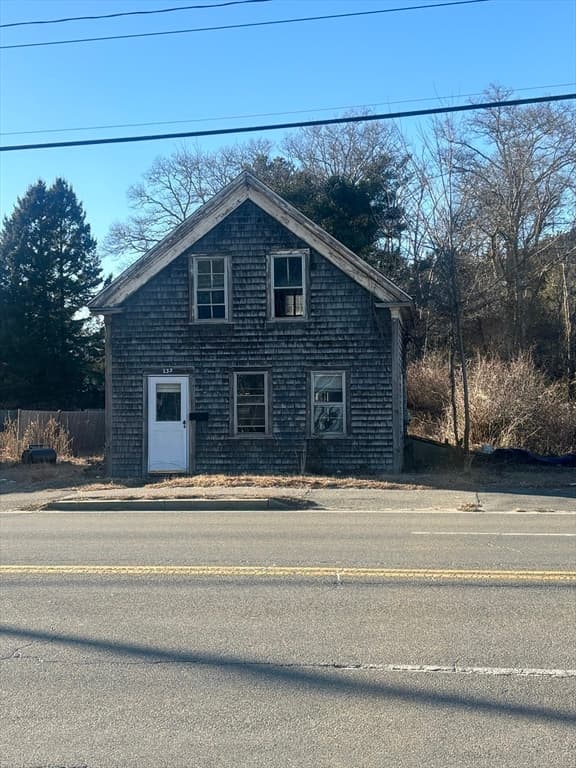 233 Marion Rd, Wareham MA 02571