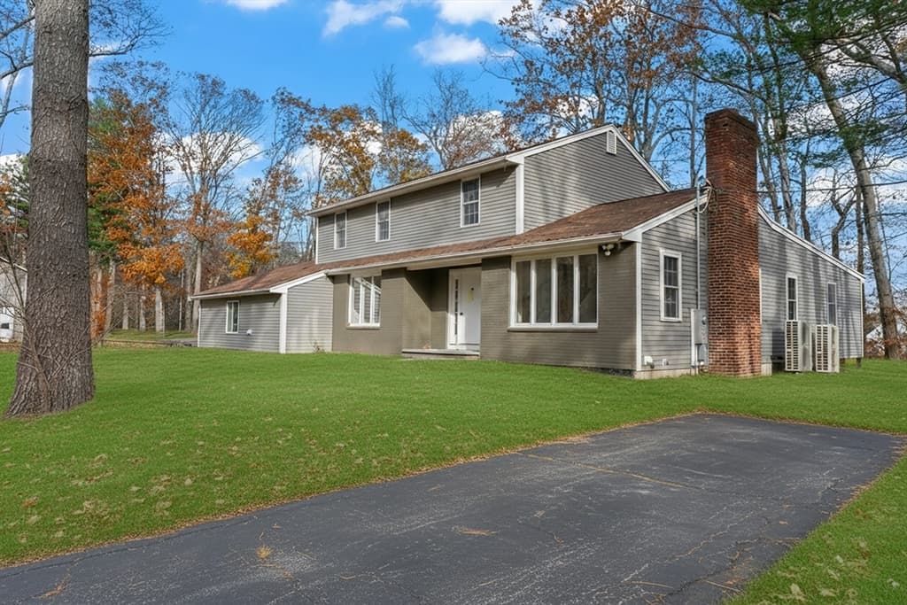 32 Laurel Ln, Raynham MA 02767