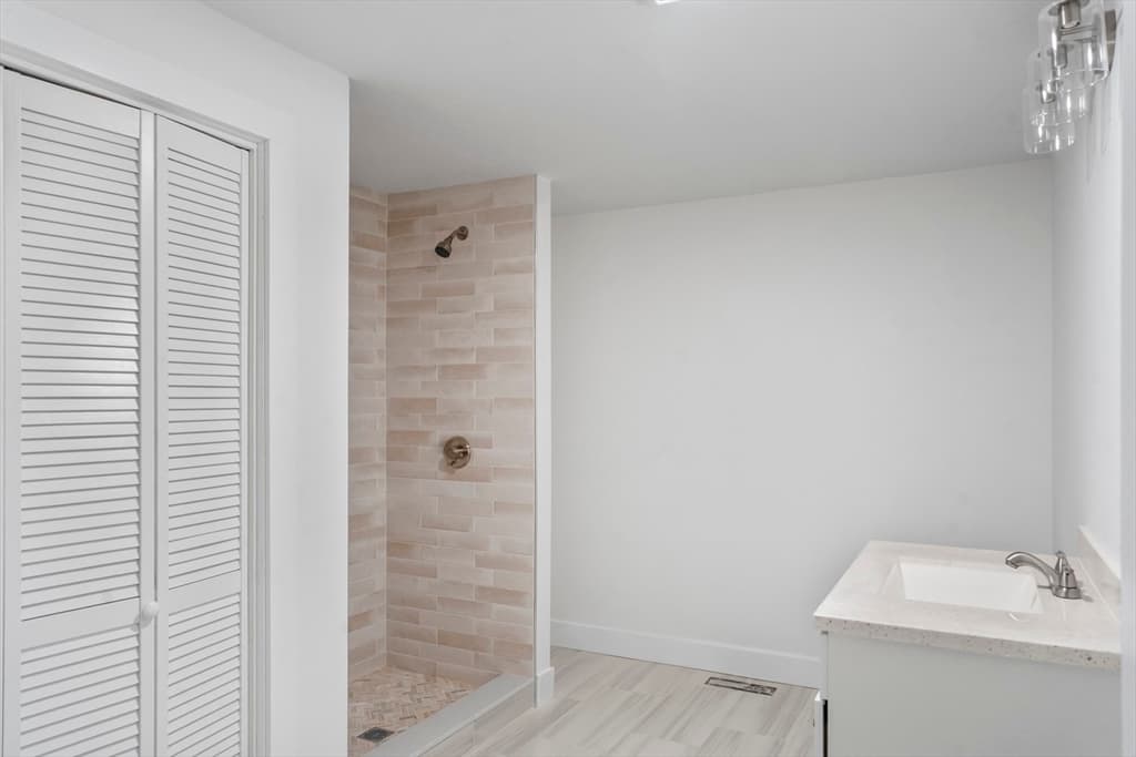 Single Family Residence at 32 Laurel Ln, Raynham MA 02767, photo 11 of 30