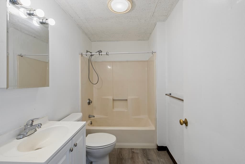 12-14 E Main St, Orange MA 01364 photo 16