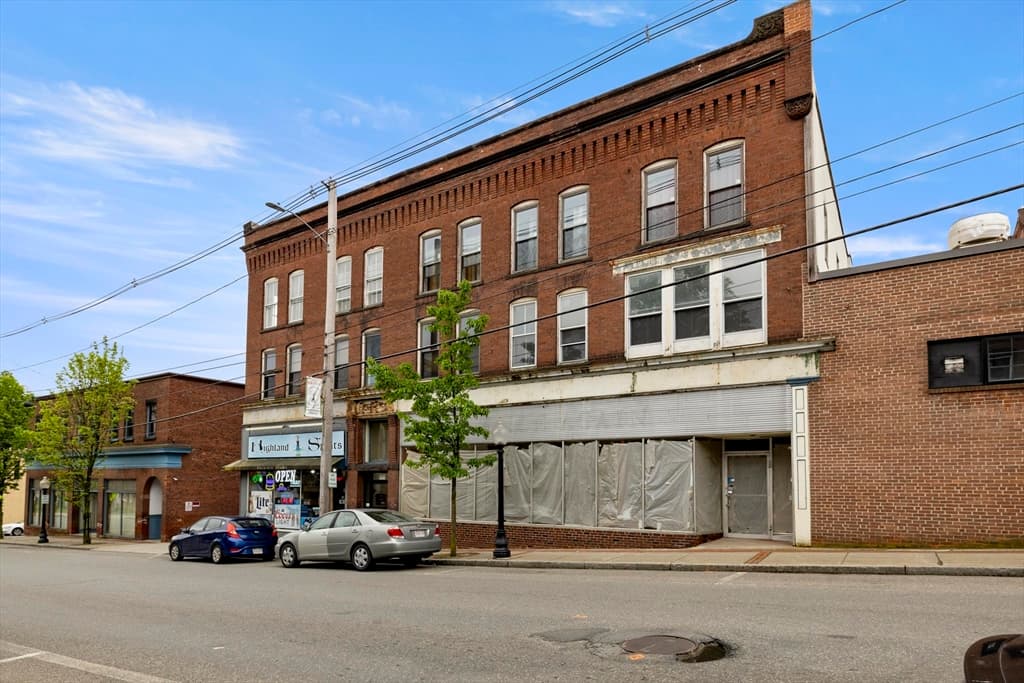 12-14 E Main St, Orange MA 01364