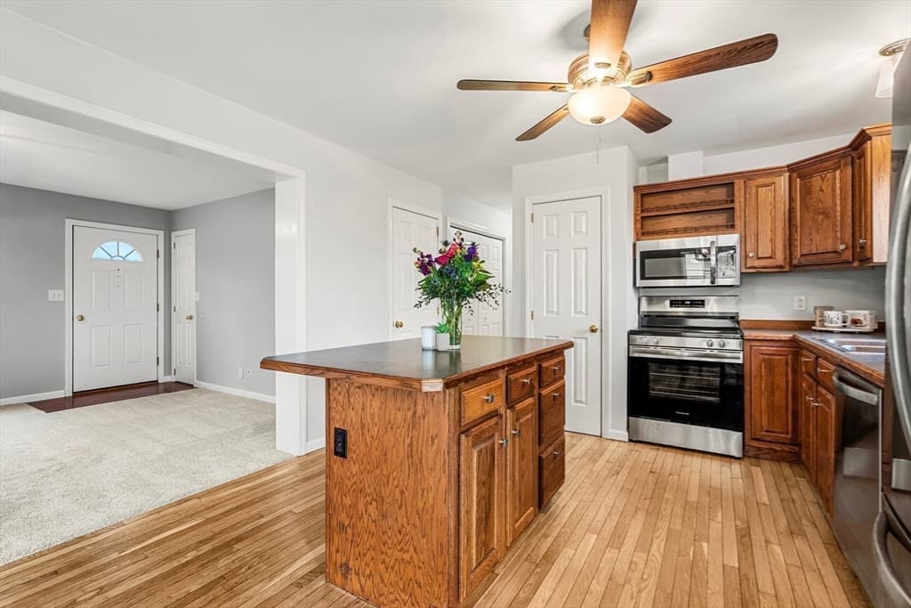 Single Family Residence at 454 Little Pond Road, Sandwich NH 03227, Sandwich, photo 11 of 42