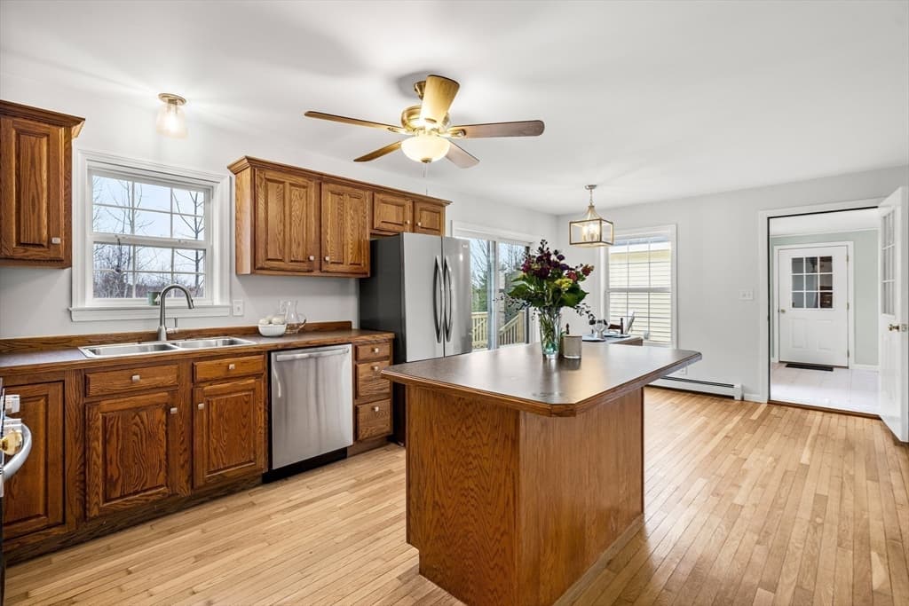 Single Family Residence at 454 Little Pond Road, Sandwich NH 03227, Sandwich, photo 8 of 42