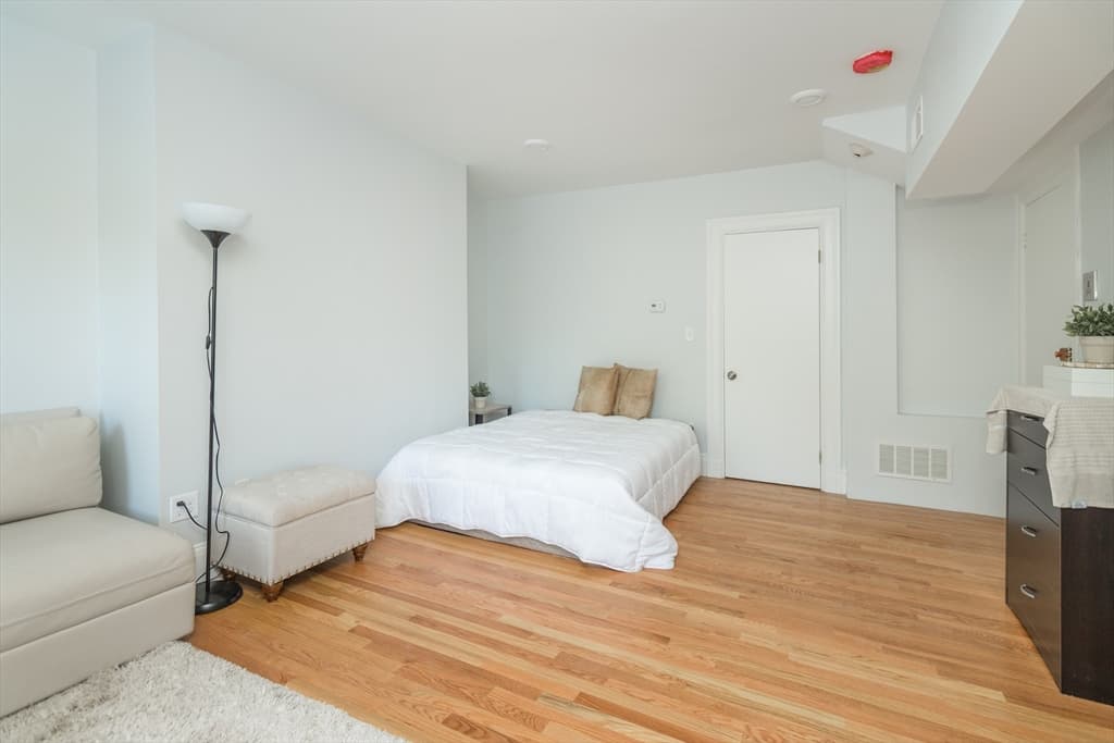 1620 Beacon Street, Brookline MA 02446 photo 27
