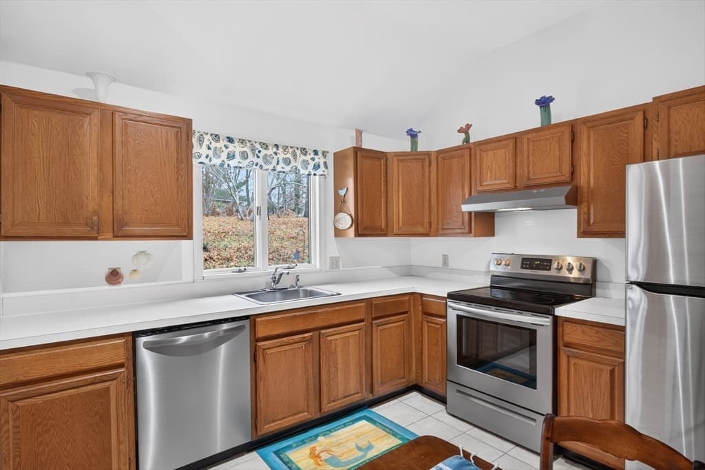 Single Family Residence at 33 Duck Marsh Ln, Chatham MA 02633, Chatham, photo 21 of 36