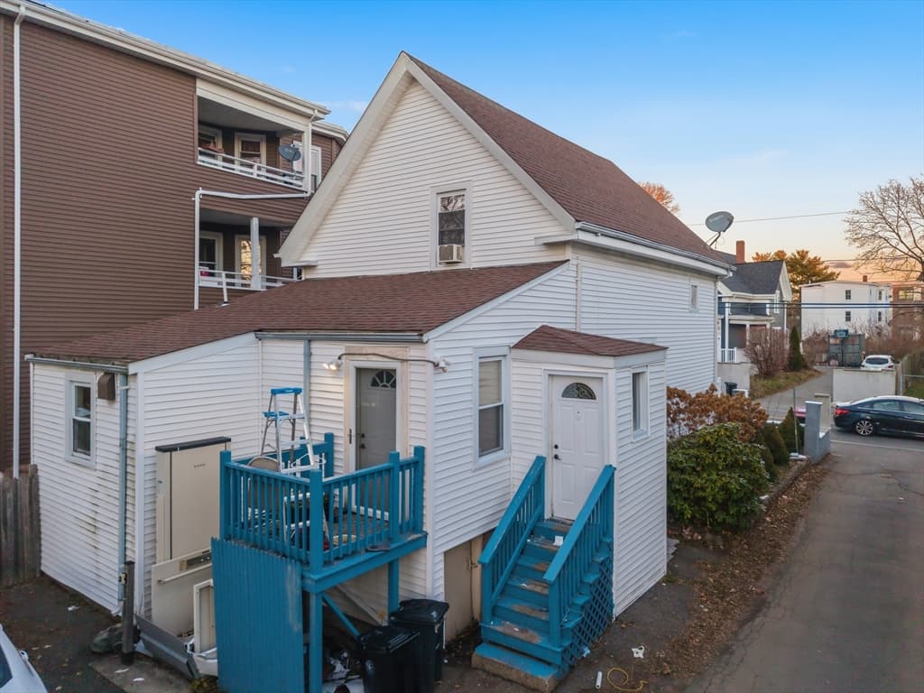 Single Family Residence at 56 N Warren Ave, Brockton MA 02301, photo 4 of 26