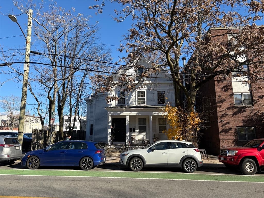33 Beacon St, Somerville MA 02143