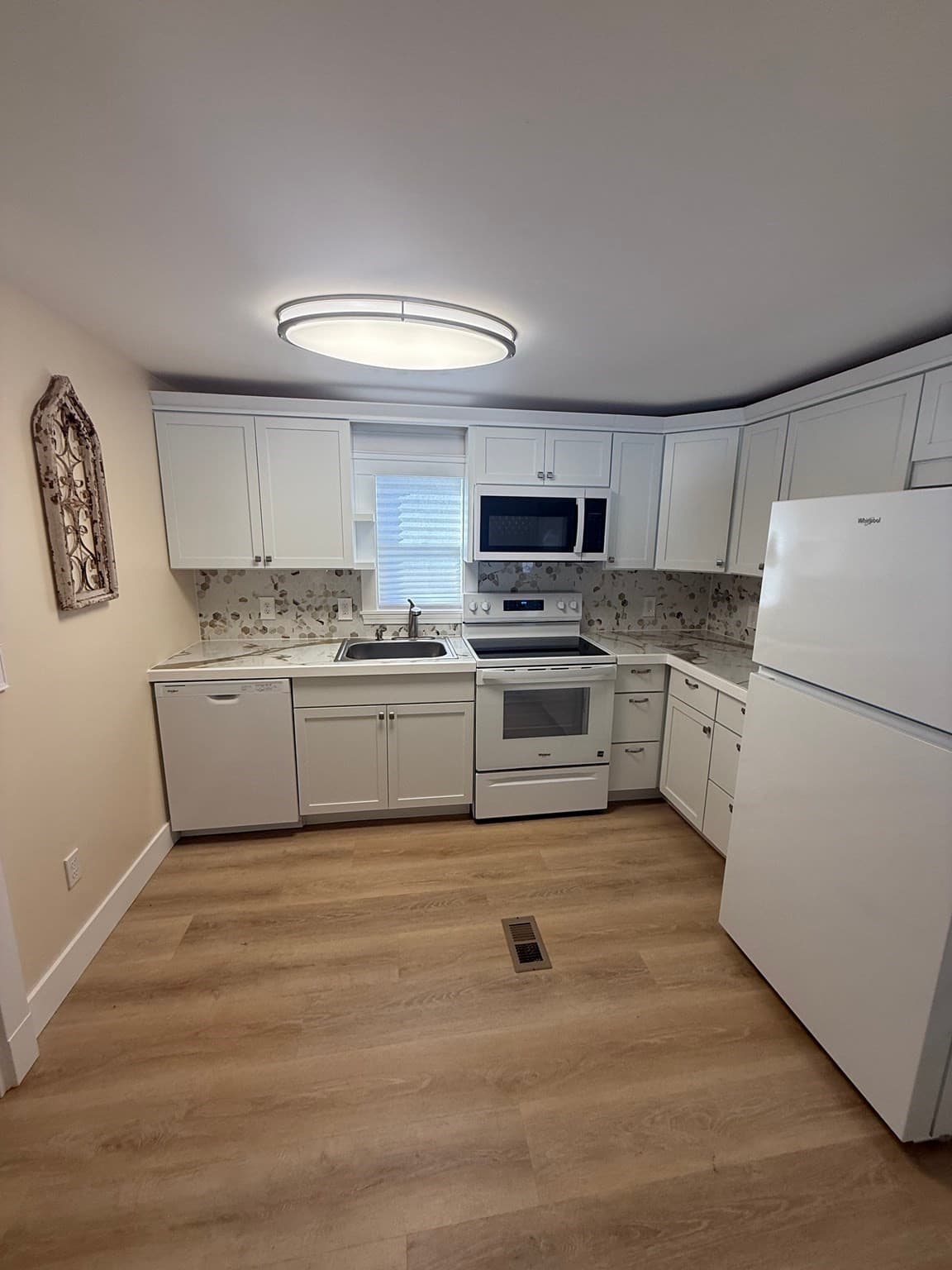 6 Center Street, Brimfield MA 01010