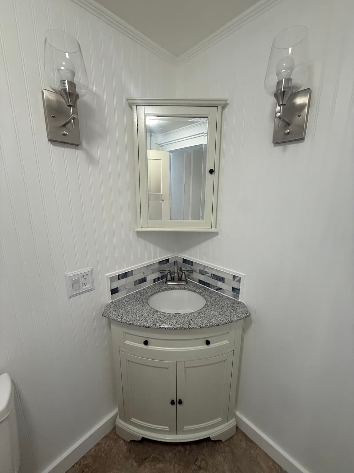 Mobile Home at 6 Center Street, Brimfield MA 01010, photo 4 of 15