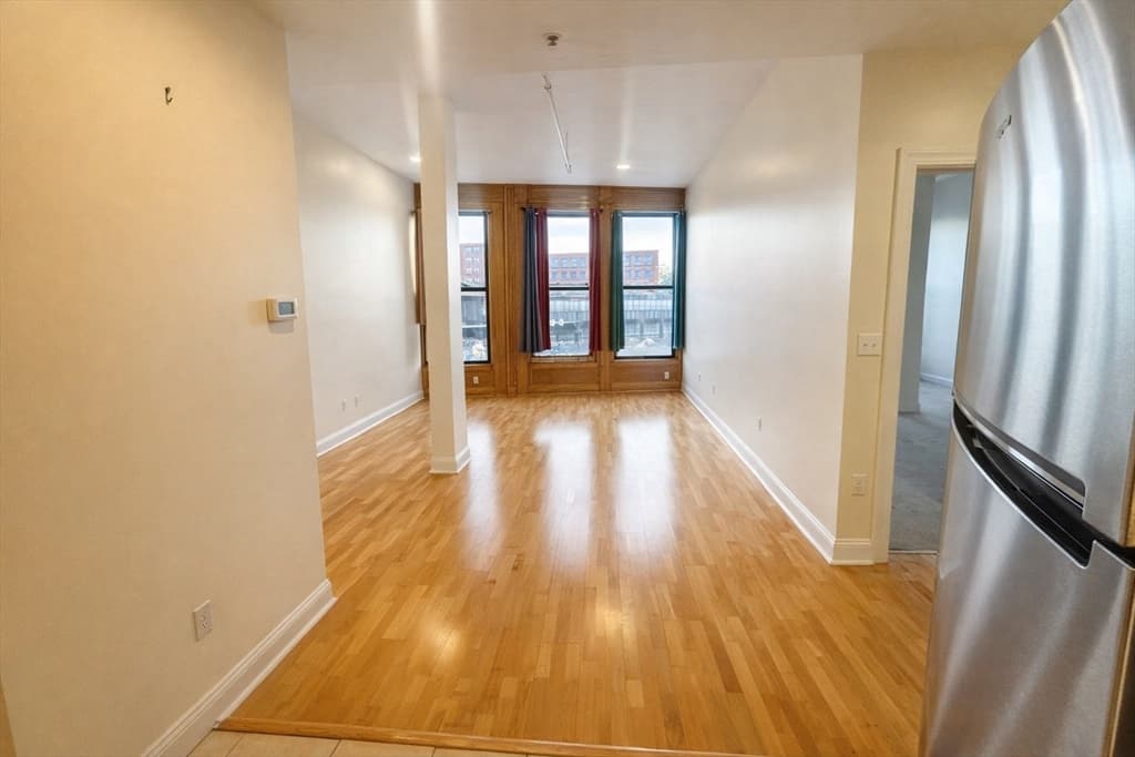 7 Central Sq # 203, Lynn MA 01901