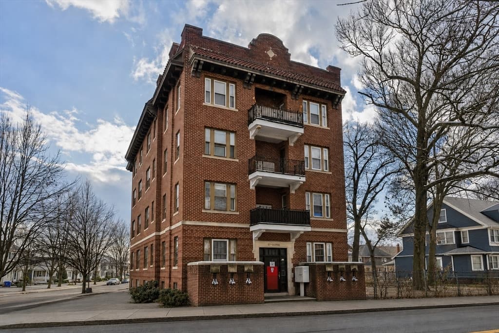 5-9 Family at 228 Belmont Ave, Springfield MA 01108, Springfield, photo 2 of 41