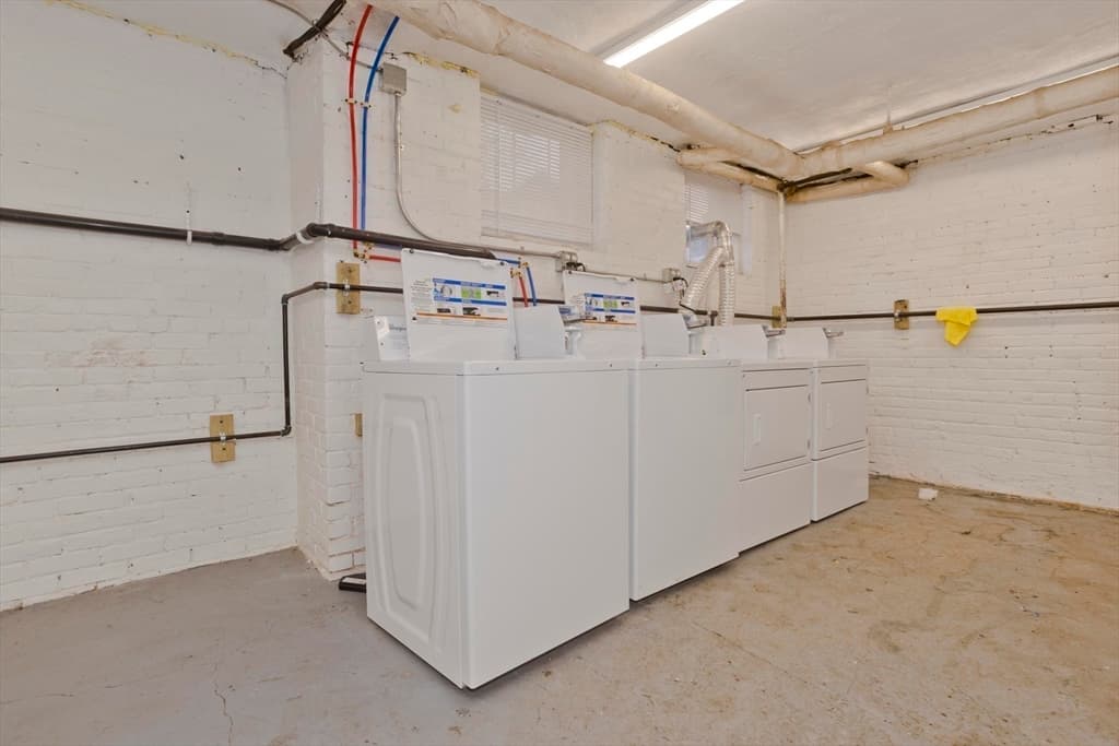5-9 Family at 228 Belmont Ave, Springfield MA 01108, Springfield, photo 33 of 41