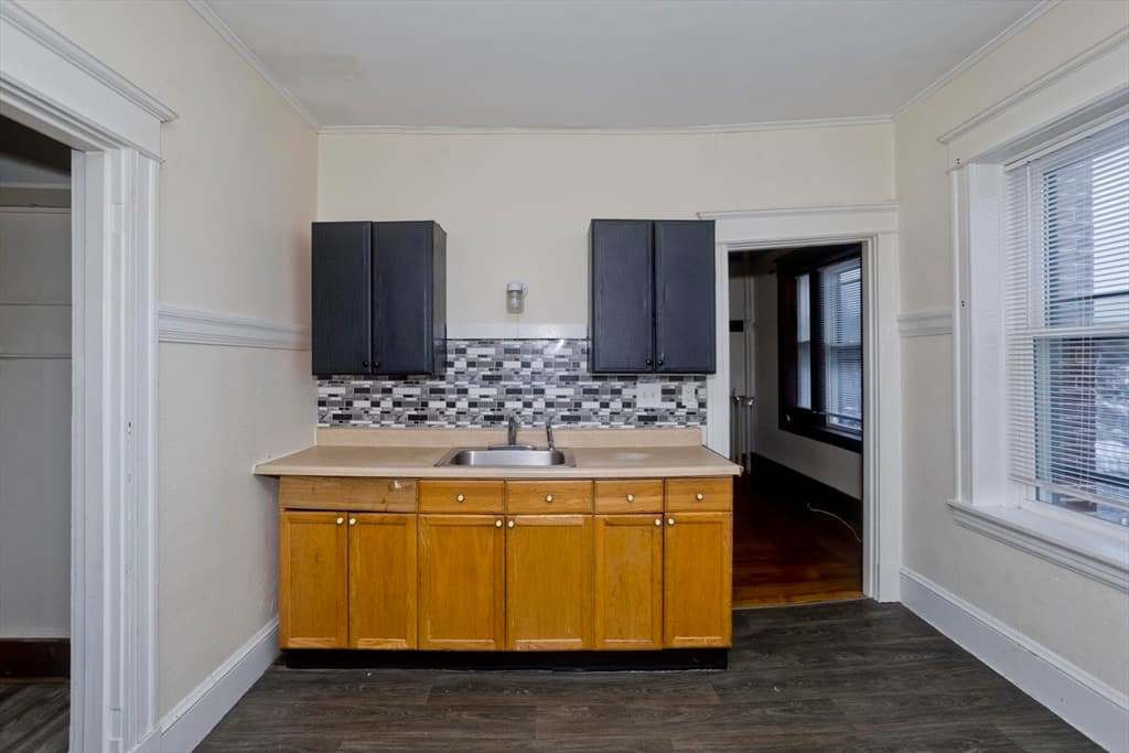 5-9 Family at 228 Belmont Ave, Springfield MA 01108, Springfield, photo 15 of 41