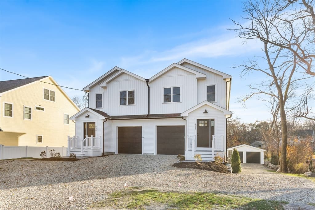 43 High St # B, Gloucester MA 01930