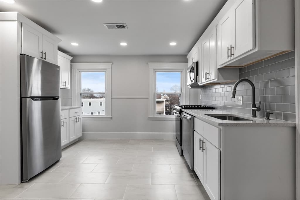 Condominium at 16 Clarkwood St # 3, Boston MA 02126, photo 3 of 24