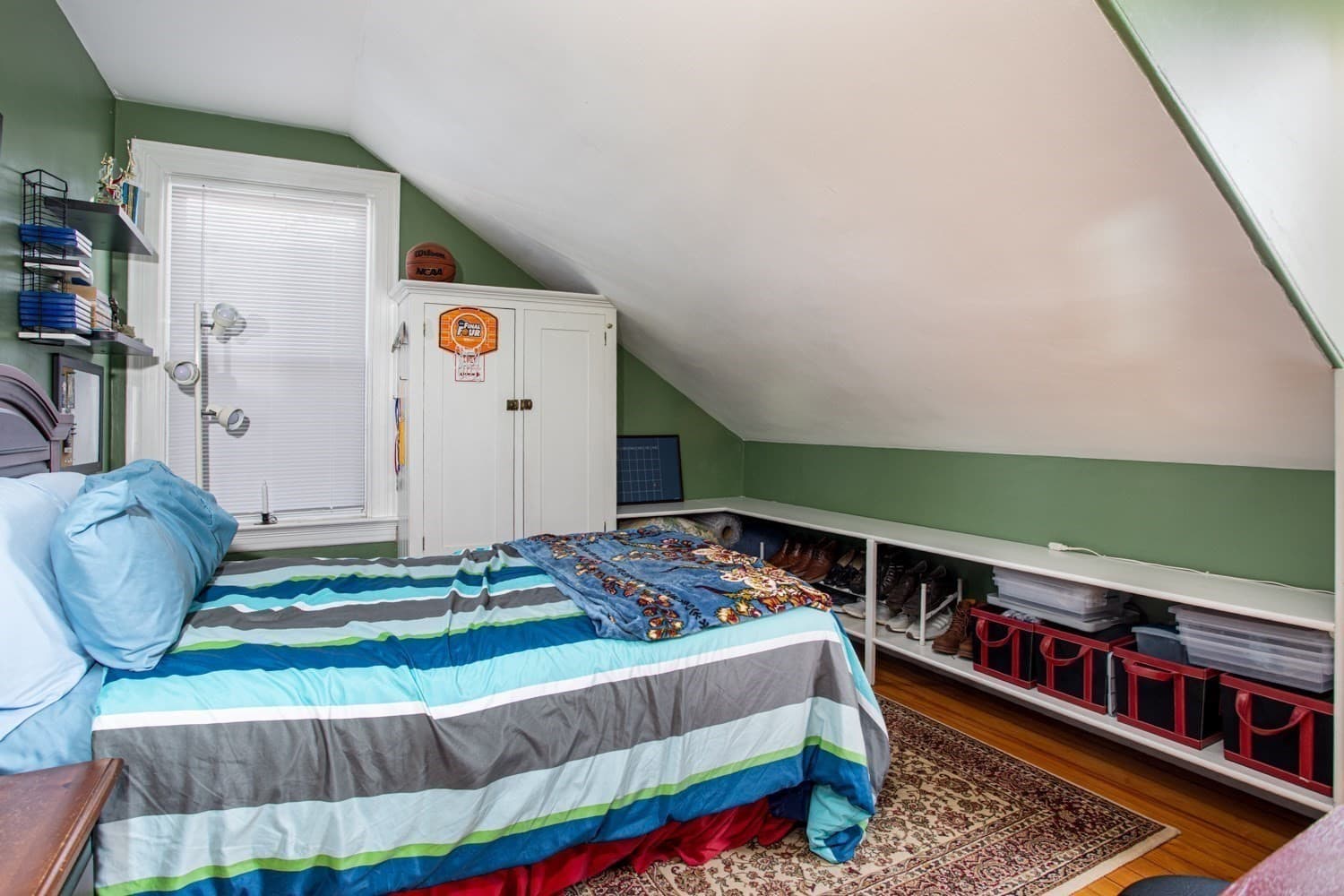 Single Family Residence at 1231 Robeson St, Fall River MA 02720, photo 24 of 42