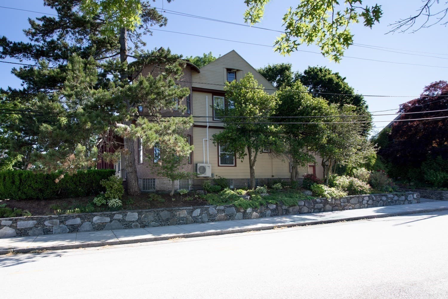 Single Family Residence at 1231 Robeson St, Fall River MA 02720, photo 37 of 42