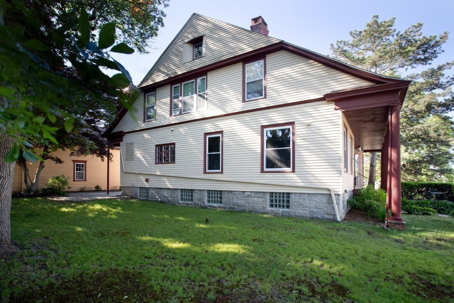 Single Family Residence at 1231 Robeson St, Fall River MA 02720, photo 39 of 42